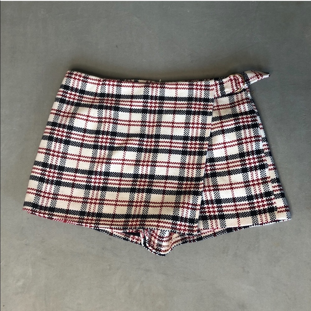 Red,white & blue polyester skirt with gold accent
